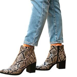 NWOT Old Navy 9 Gray Women's Snake Skin Ankle Boots 2 Inch High Heel Shoe
